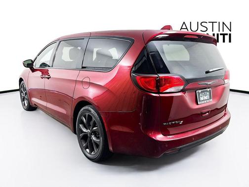 2020 Chrysler Pacifica Touring