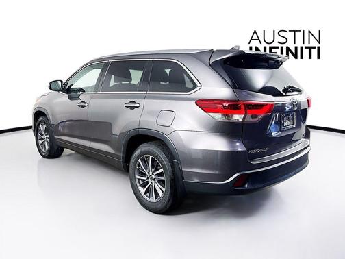Predawn Gray Mica 2018 Toyota Highlander XLE