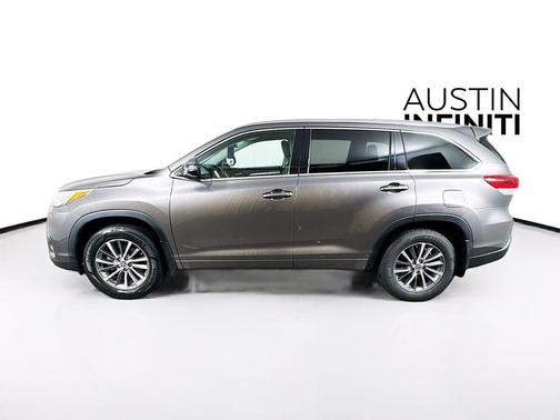 Predawn Gray Mica 2018 Toyota Highlander XLE