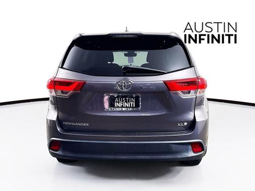 Predawn Gray Mica 2018 Toyota Highlander XLE
