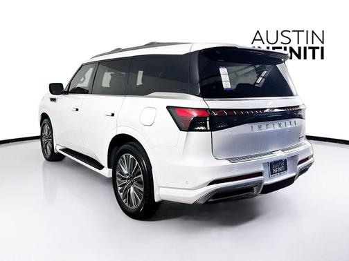 2026 INFINITI QX80 Luxe