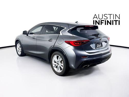 2017 INFINITI QX30 Base