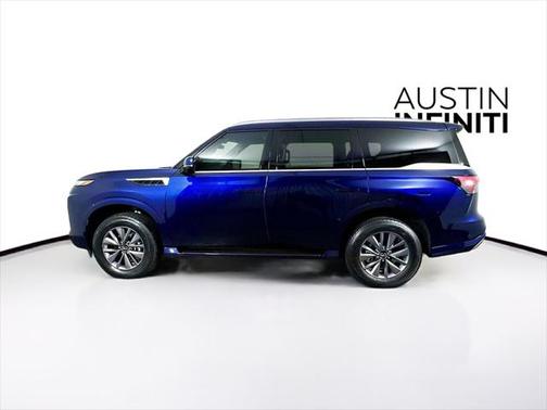 2025 INFINITI QX80 PURE