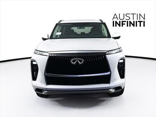 2025 INFINITI QX80 Luxe