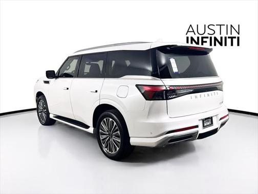 2025 INFINITI QX80 Luxe