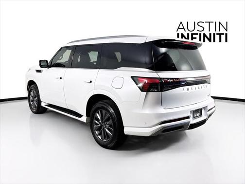 2025 INFINITI QX80 PURE