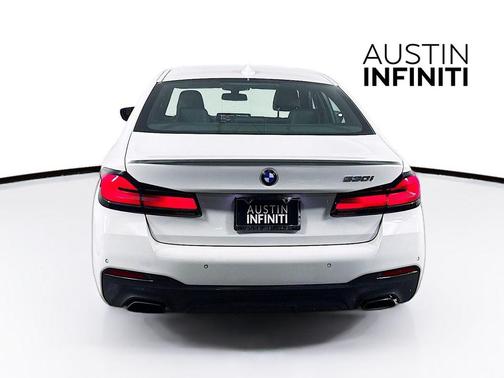2022 BMW 530 i