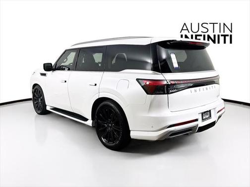2025 INFINITI QX80 Luxe