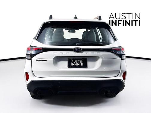 2025 Subaru Forester Base