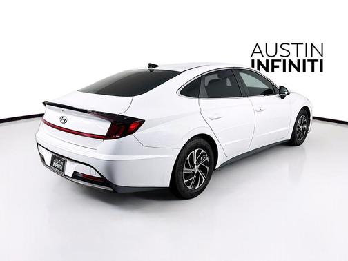 2023 Hyundai SONATA Hybrid Base