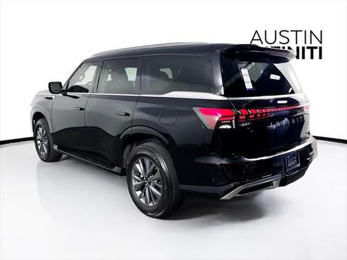 2025 INFINITI QX80 PURE