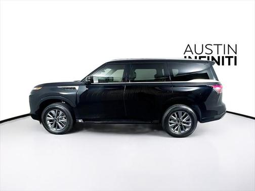 2025 INFINITI QX80 PURE