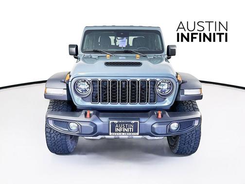 Anvil Clear Coat 2024 Jeep Gladiator Mojave