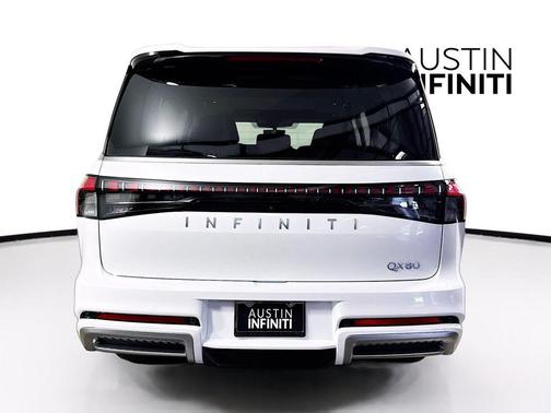 Radiant White 2026 INFINITI QX80 Luxe