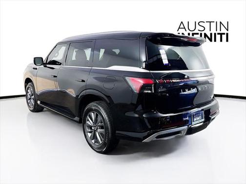2025 INFINITI QX80 PURE