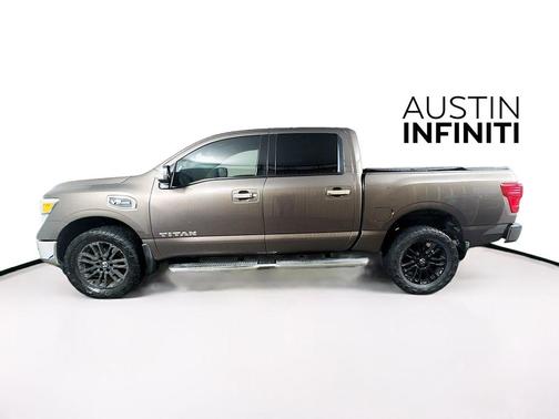 2017 Nissan Titan SL