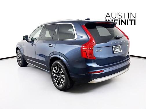 2022 Volvo XC90 T6 Momentum