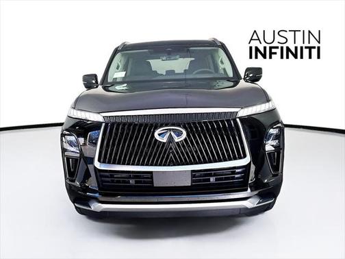 2025 INFINITI QX80 Luxe