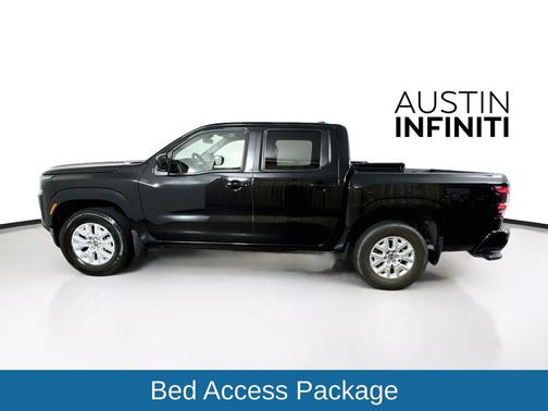 Super Black 2022 Nissan Frontier SV