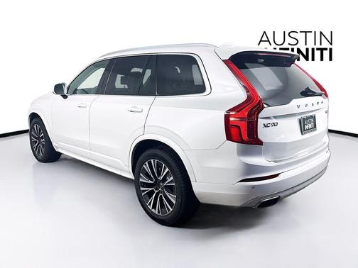 2021 Volvo XC90 T6 Momentum