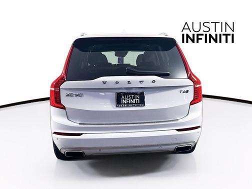 2021 Volvo XC90 T6 Momentum
