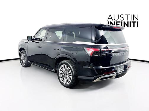 2025 INFINITI QX80 Luxe
