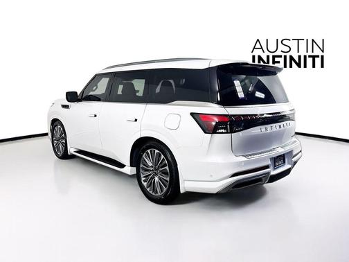 2026 INFINITI QX80 Luxe