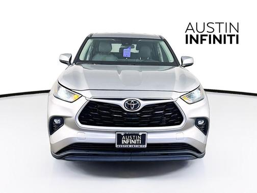 Celestial Silver Metallic 2023 Toyota Highlander LE