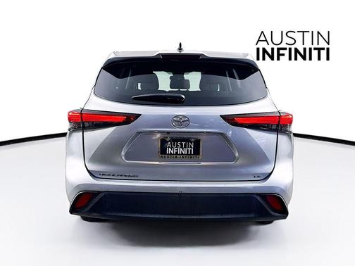 Celestial Silver Metallic 2023 Toyota Highlander LE