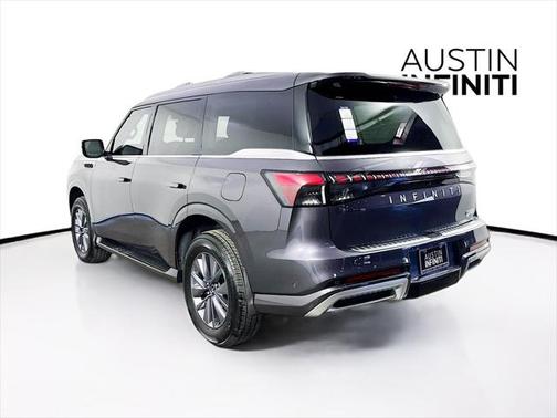 2025 INFINITI QX80 PURE