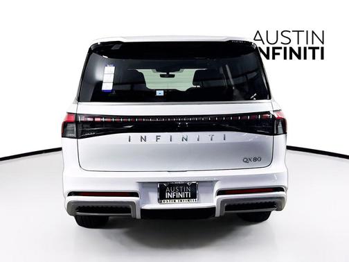 Radiant White 2026 INFINITI QX80 Luxe