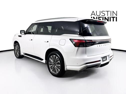 Radiant White 2026 INFINITI QX80 Luxe