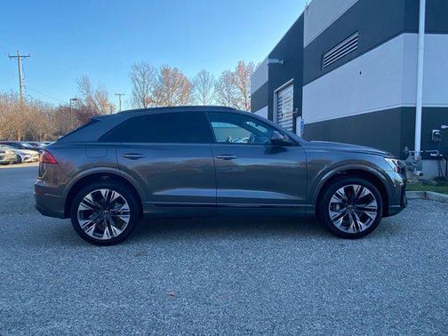 2025 Audi Q8 55 Premium Plus