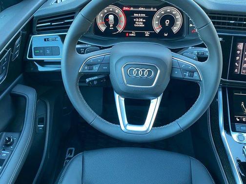 2025 Audi Q8 55 Premium Plus
