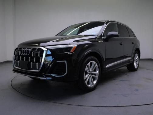 Mythos Black Metallic 2025 Audi Q7 45 Premium