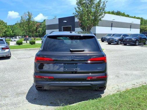 2025 Audi Q7 45 Premium Plus