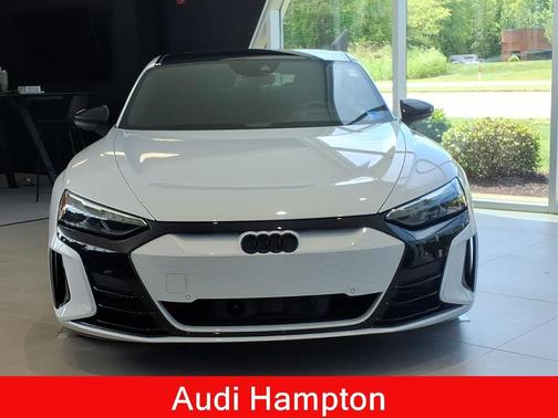 Suzuka Gray Metallic 2023 Audi e-tron GT Premium Plus quattro