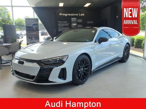 Suzuka Gray Metallic 2023 Audi e-tron GT Premium Plus quattro