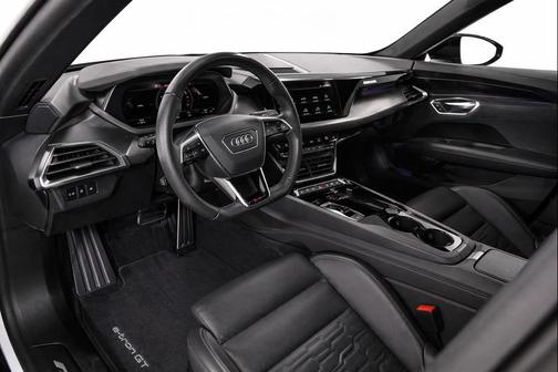 Suzuka Gray Metallic 2023 Audi e-tron GT Premium Plus quattro