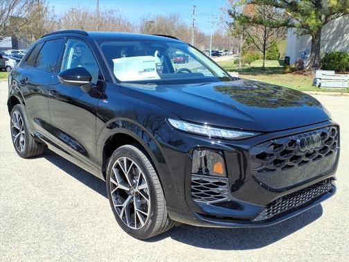 Mythos Black Metallic 2026 Audi Q3 S line