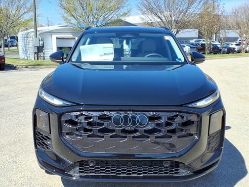 Mythos Black Metallic 2026 Audi Q3 S line