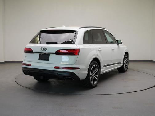 Glacier White Metallic 2025 Audi Q7 45 Premium Plus