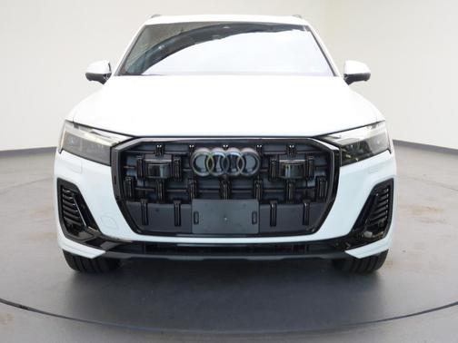 Glacier White Metallic 2025 Audi Q7 45 Premium Plus
