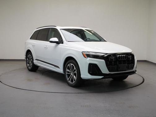 Glacier White Metallic 2025 Audi Q7 45 Premium Plus