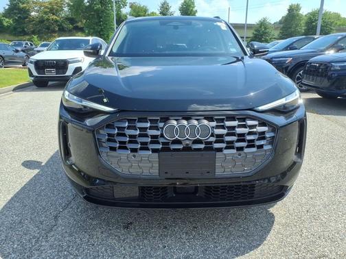 Mythos Black Metallic 2026 Audi Q5 Premium Plus TFSI quattro S tronic