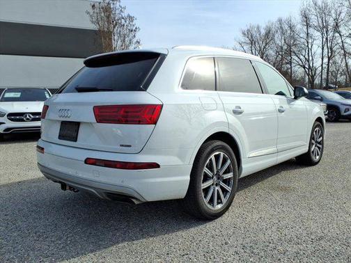 2019 Audi Q7 45 Premium Plus