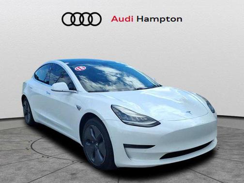 Pearl White Multi-Coat 2018 Tesla Model 3 Long Range