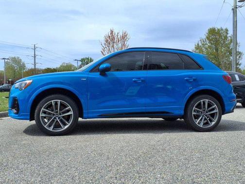 2022 Audi Q3 45 S line Premium