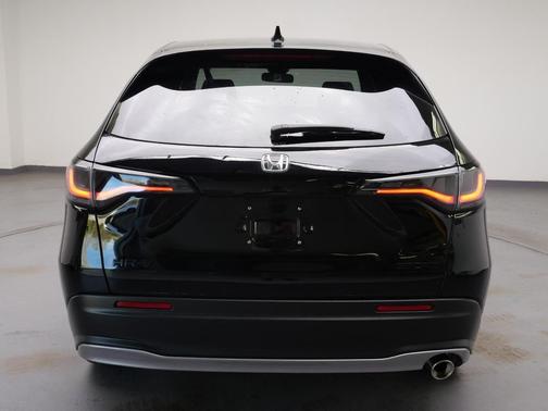 Crystal Black Pearl 2026 Honda HR-V AWD Sport