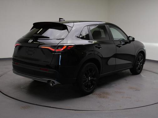 Crystal Black Pearl 2026 Honda HR-V AWD Sport